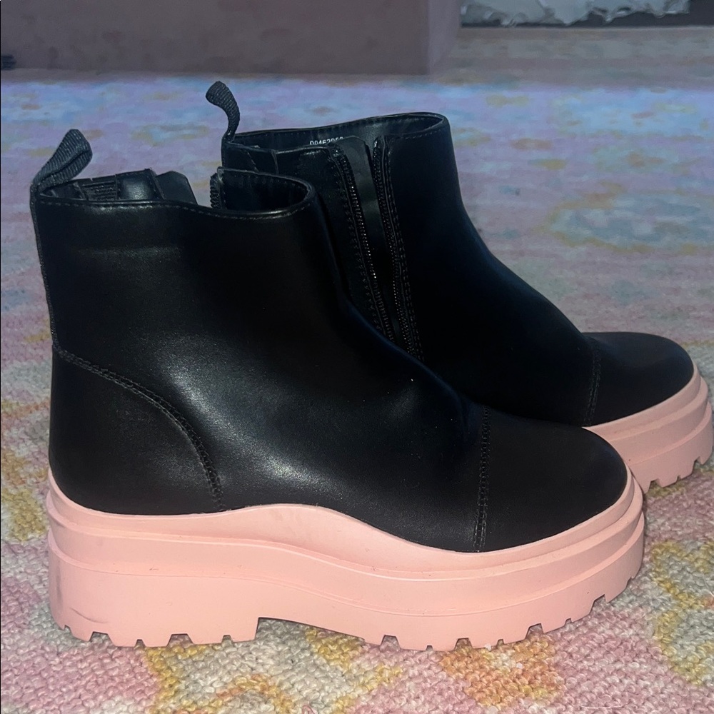 Forever 21 Black and Pink Ankle Boots